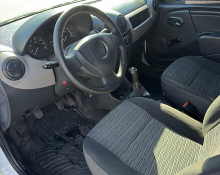 Белый Рено Логан, объемом двигателя 1.39 л и пробегом 252 тыс. км за 4300 $, фото 11 на Automoto.ua