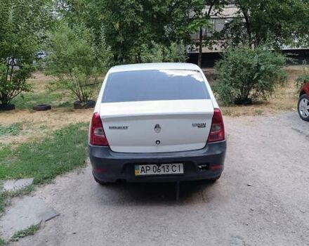 Белый Рено Логан, объемом двигателя 1.39 л и пробегом 520 тыс. км за 4000 $, фото 4 на Automoto.ua