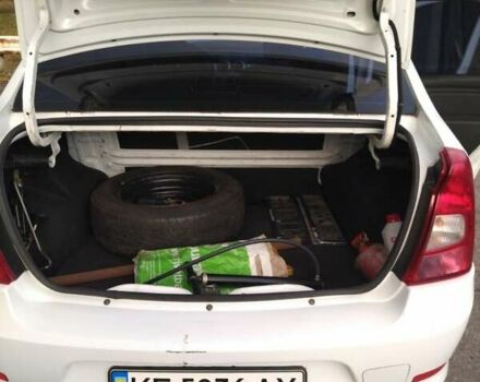 Белый Рено Логан, объемом двигателя 1.39 л и пробегом 307 тыс. км за 3400 $, фото 12 на Automoto.ua