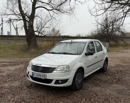 Білий Рено Логан, об'ємом двигуна 1.39 л та пробігом 211 тис. км за 2900 $, фото 1 на Automoto.ua