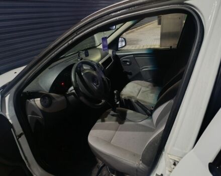 Білий Рено Логан, об'ємом двигуна 1.4 л та пробігом 243 тис. км за 3000 $, фото 11 на Automoto.ua