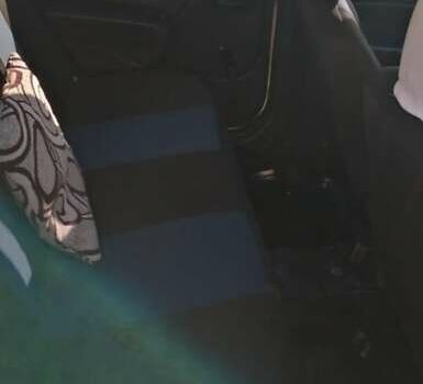 Білий Рено Логан, об'ємом двигуна 1.39 л та пробігом 320 тис. км за 3000 $, фото 8 на Automoto.ua