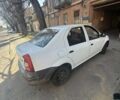 Белый Рено Логан, объемом двигателя 1.4 л и пробегом 400 тыс. км за 2200 $, фото 3 на Automoto.ua