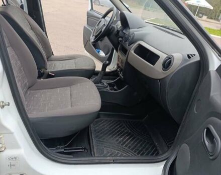 Белый Рено Логан, объемом двигателя 1.39 л и пробегом 146 тыс. км за 3250 $, фото 8 на Automoto.ua