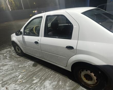 Білий Рено Логан, об'ємом двигуна 1.4 л та пробігом 243 тис. км за 3000 $, фото 5 на Automoto.ua