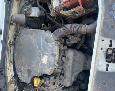 Белый Рено Логан, объемом двигателя 1.4 л и пробегом 262 тыс. км за 3500 $, фото 11 на Automoto.ua