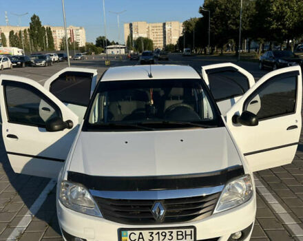 Білий Рено Логан, об'ємом двигуна 1.39 л та пробігом 178 тис. км за 4600 $, фото 2 на Automoto.ua