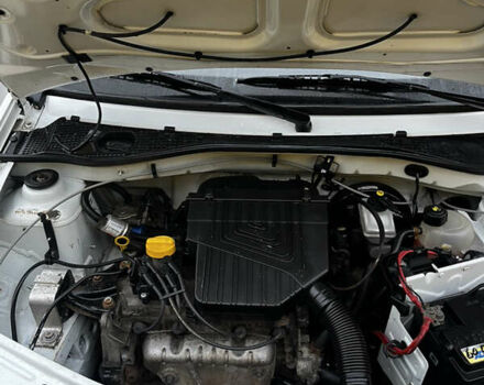 Белый Рено Логан, объемом двигателя 1.39 л и пробегом 241 тыс. км за 2700 $, фото 8 на Automoto.ua