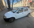 Белый Рено Логан, объемом двигателя 1.39 л и пробегом 400 тыс. км за 2000 $, фото 1 на Automoto.ua