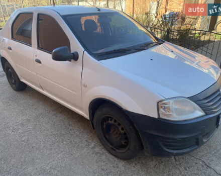 Белый Рено Логан, объемом двигателя 1.4 л и пробегом 262 тыс. км за 3500 $, фото 1 на Automoto.ua