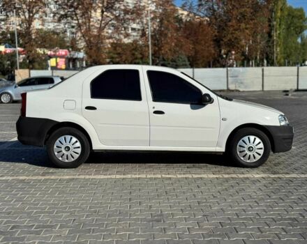 Білий Рено Логан, об'ємом двигуна 1.4 л та пробігом 252 тис. км за 3900 $, фото 7 на Automoto.ua