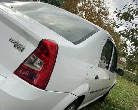 Белый Рено Логан, объемом двигателя 1.39 л и пробегом 250 тыс. км за 2000 $, фото 6 на Automoto.ua