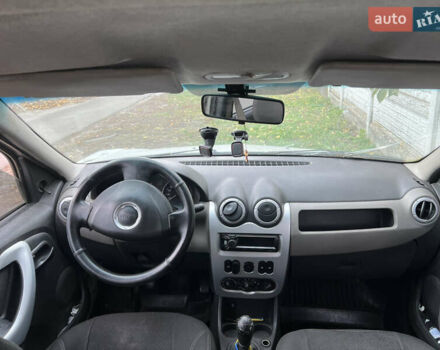 Белый Рено Логан, объемом двигателя 1.39 л и пробегом 250 тыс. км за 2000 $, фото 10 на Automoto.ua