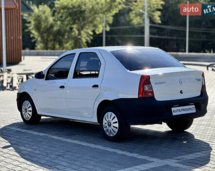 Белый Рено Логан, объемом двигателя 1.39 л и пробегом 252 тыс. км за 4300 $, фото 4 на Automoto.ua