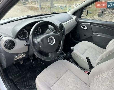 Белый Рено Логан, объемом двигателя 1.39 л и пробегом 190 тыс. км за 3700 $, фото 7 на Automoto.ua