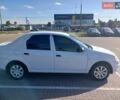 Білий Рено Логан, об'ємом двигуна 1.39 л та пробігом 243 тис. км за 3550 $, фото 3 на Automoto.ua