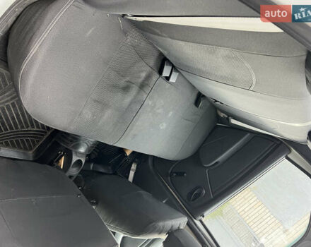 Белый Рено Логан, объемом двигателя 1.39 л и пробегом 250 тыс. км за 2000 $, фото 12 на Automoto.ua