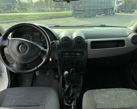 Белый Рено Логан, объемом двигателя 1.4 л и пробегом 317 тыс. км за 3300 $, фото 6 на Automoto.ua