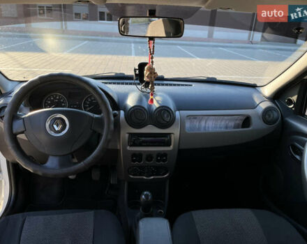 Білий Рено Логан, об'ємом двигуна 1.39 л та пробігом 178 тис. км за 4600 $, фото 5 на Automoto.ua