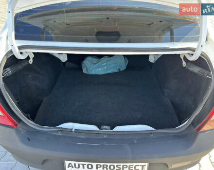 Белый Рено Логан, объемом двигателя 1.39 л и пробегом 252 тыс. км за 4300 $, фото 15 на Automoto.ua