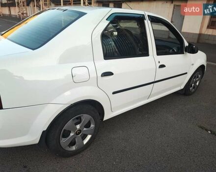 Белый Рено Логан, объемом двигателя 1.46 л и пробегом 196 тыс. км за 5500 $, фото 1 на Automoto.ua
