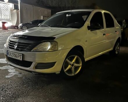 Белый Рено Логан, объемом двигателя 1.4 л и пробегом 100 тыс. км за 2800 $, фото 3 на Automoto.ua