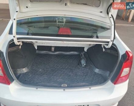 Белый Рено Логан, объемом двигателя 1.46 л и пробегом 196 тыс. км за 5500 $, фото 19 на Automoto.ua