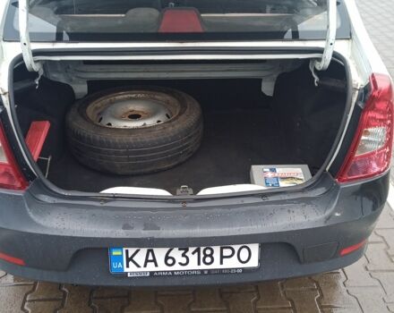 Белый Рено Логан, объемом двигателя 1.4 л и пробегом 254 тыс. км за 2750 $, фото 1 на Automoto.ua