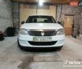 Білий Рено Логан, об'ємом двигуна 1.39 л та пробігом 200 тис. км за 3700 $, фото 2 на Automoto.ua