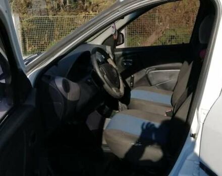 Білий Рено Логан, об'ємом двигуна 1.39 л та пробігом 320 тис. км за 3000 $, фото 3 на Automoto.ua