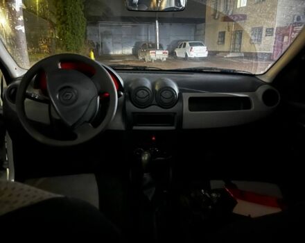 Белый Рено Логан, объемом двигателя 1.4 л и пробегом 100 тыс. км за 2800 $, фото 7 на Automoto.ua