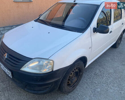 Белый Рено Логан, объемом двигателя 1.4 л и пробегом 262 тыс. км за 3500 $, фото 5 на Automoto.ua