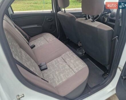 Белый Рено Логан, объемом двигателя 1.39 л и пробегом 53 тыс. км за 5500 $, фото 6 на Automoto.ua