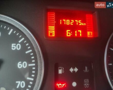 Білий Рено Логан, об'ємом двигуна 1.4 л та пробігом 180 тис. км за 3850 $, фото 13 на Automoto.ua