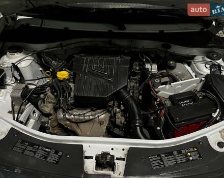 Белый Рено Логан, объемом двигателя 1.4 л и пробегом 100 тыс. км за 2800 $, фото 6 на Automoto.ua