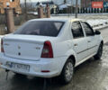 Белый Рено Логан, объемом двигателя 1.39 л и пробегом 310 тыс. км за 2250 $, фото 2 на Automoto.ua