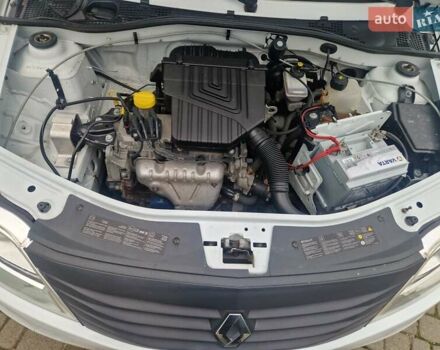 Белый Рено Логан, объемом двигателя 1.39 л и пробегом 53 тыс. км за 5500 $, фото 47 на Automoto.ua