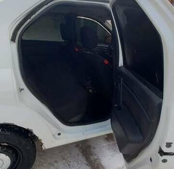 Белый Рено Логан, объемом двигателя 1.4 л и пробегом 137 тыс. км за 3200 $, фото 2 на Automoto.ua