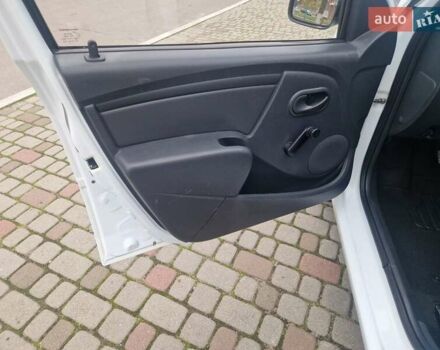 Белый Рено Логан, объемом двигателя 1.39 л и пробегом 53 тыс. км за 5500 $, фото 52 на Automoto.ua