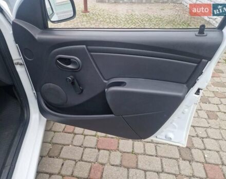 Белый Рено Логан, объемом двигателя 1.39 л и пробегом 53 тыс. км за 5500 $, фото 7 на Automoto.ua