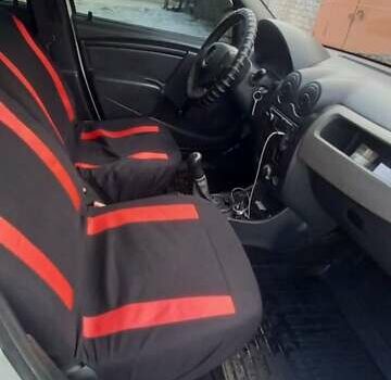 Белый Рено Логан, объемом двигателя 1.4 л и пробегом 137 тыс. км за 3200 $, фото 9 на Automoto.ua