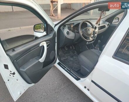 Белый Рено Логан, объемом двигателя 1.46 л и пробегом 196 тыс. км за 5500 $, фото 5 на Automoto.ua