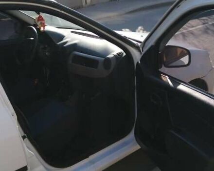 Білий Рено Логан, об'ємом двигуна 1.39 л та пробігом 320 тис. км за 3000 $, фото 14 на Automoto.ua