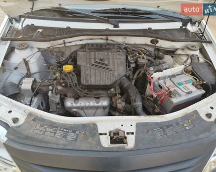 Белый Рено Логан, объемом двигателя 1.39 л и пробегом 48 тыс. км за 5000 $, фото 4 на Automoto.ua