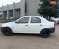 Белый Рено Логан, объемом двигателя 1.39 л и пробегом 146 тыс. км за 3250 $, фото 10 на Automoto.ua