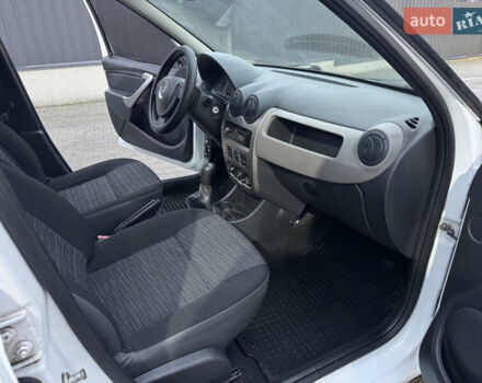 Белый Рено Логан, объемом двигателя 1.4 л и пробегом 108 тыс. км за 4300 $, фото 13 на Automoto.ua