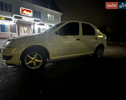 Белый Рено Логан, объемом двигателя 1.4 л и пробегом 100 тыс. км за 2800 $, фото 2 на Automoto.ua