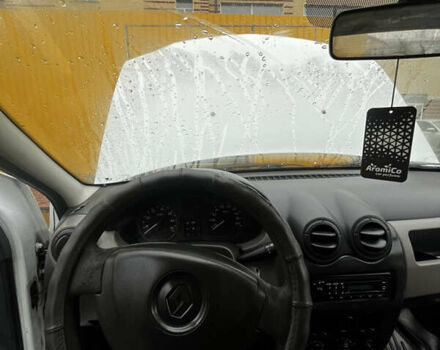 Белый Рено Логан, объемом двигателя 1.39 л и пробегом 241 тыс. км за 2700 $, фото 7 на Automoto.ua