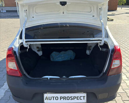 Белый Рено Логан, объемом двигателя 1.39 л и пробегом 252 тыс. км за 4300 $, фото 14 на Automoto.ua