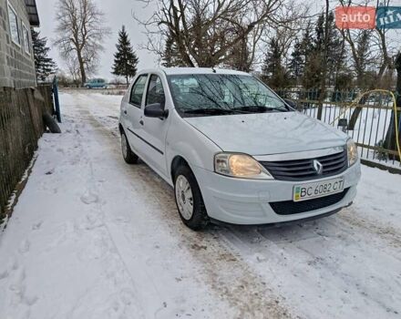 Білий Рено Логан, об'ємом двигуна 1.39 л та пробігом 200 тис. км за 3700 $, фото 1 на Automoto.ua